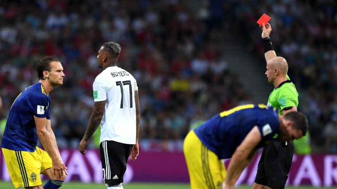 Between Heaven and Hell for Germany due to a Red Card 1